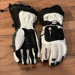 Gordini Aquabloc Women’s Medium Black and White Ski Gloves